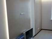 Фото ремонта спальни - ТВ панель с подсветкой