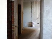 Фото коридора до ремонта квартиры на улице Ахматовой