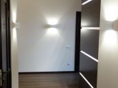 Фото ремонта коридора с подсветкой в квартире на улице Ахматовой