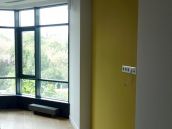 Фото ремонта комнаты с желтой стеной в ЖК PecherSKY