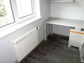 Фото ремонта комнаты со столом в квартире на улице Е.Чавдар в Киеве