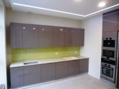 Фотография готовой кухни после ремонта квартиры в ЖК Новопечереские липки