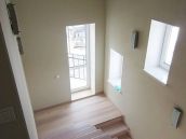 Фотография ремонта лестничной площадки дома в коттеджном городке Золоче клуб