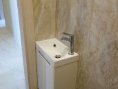 Фото мини умывальника в туалете квартиры в ЖК Зеленый остров 2