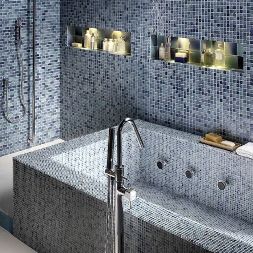 Фото мозаики в интерьере ванной