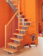 Фотография лестницы на одном косоуре