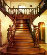 Фотография распашной маршевой лестницы